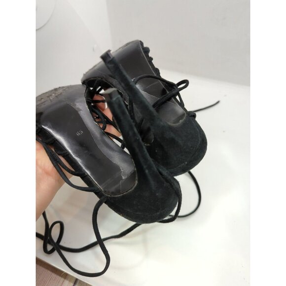 Chrissy Teigen X Revolve Women's Black Strappy Ankle Tie Around Sued Heel sz 6.5 - Picture 7 of 9